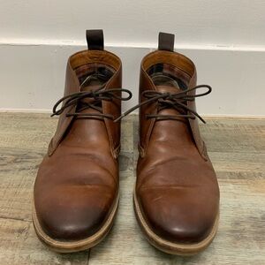 Clark’s Men’s Brown Leather Chukka Boots | Size 9.5